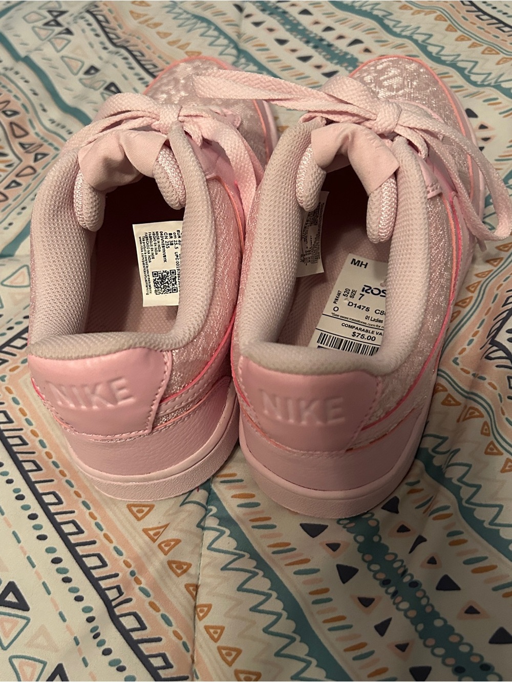 Light pink lace Nike sneakers - Picture 4 of 6